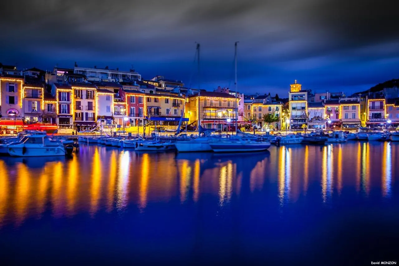 Appart Bianca T2 - Terrasse - Parking - Calme - 1Mn De La Mer Cassis 0*,  Frankrig