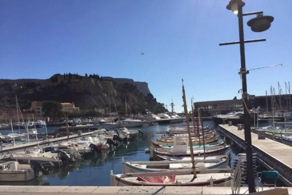 Apartment Appart Bianca T2 - Terrasse - Parking - Calme - 1Mn De La Mer Cassis France